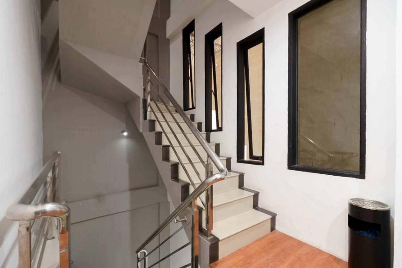 Jotel Guest House Mitra Reddoorz Pulauberayan Екстер'єр фото