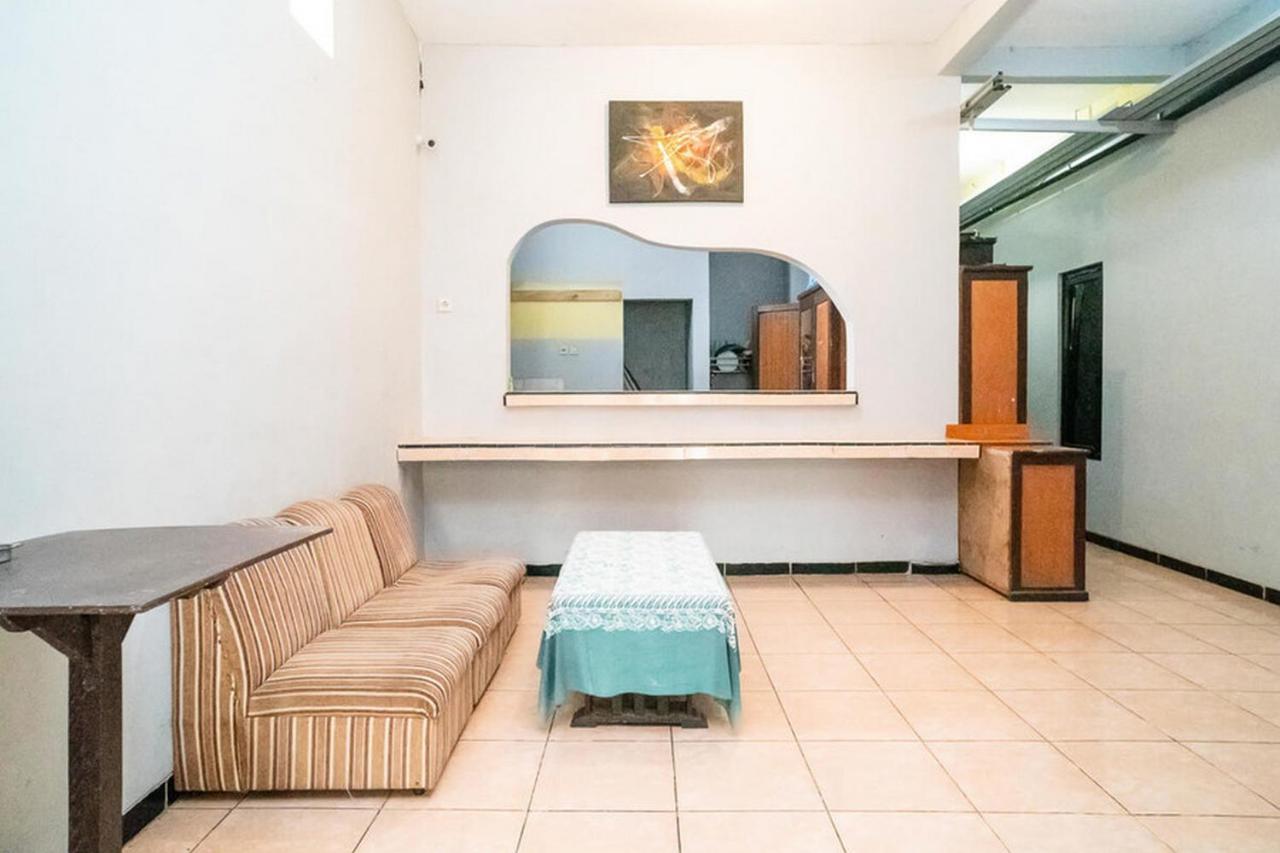 Jotel Guest House Mitra Reddoorz Pulauberayan Екстер'єр фото