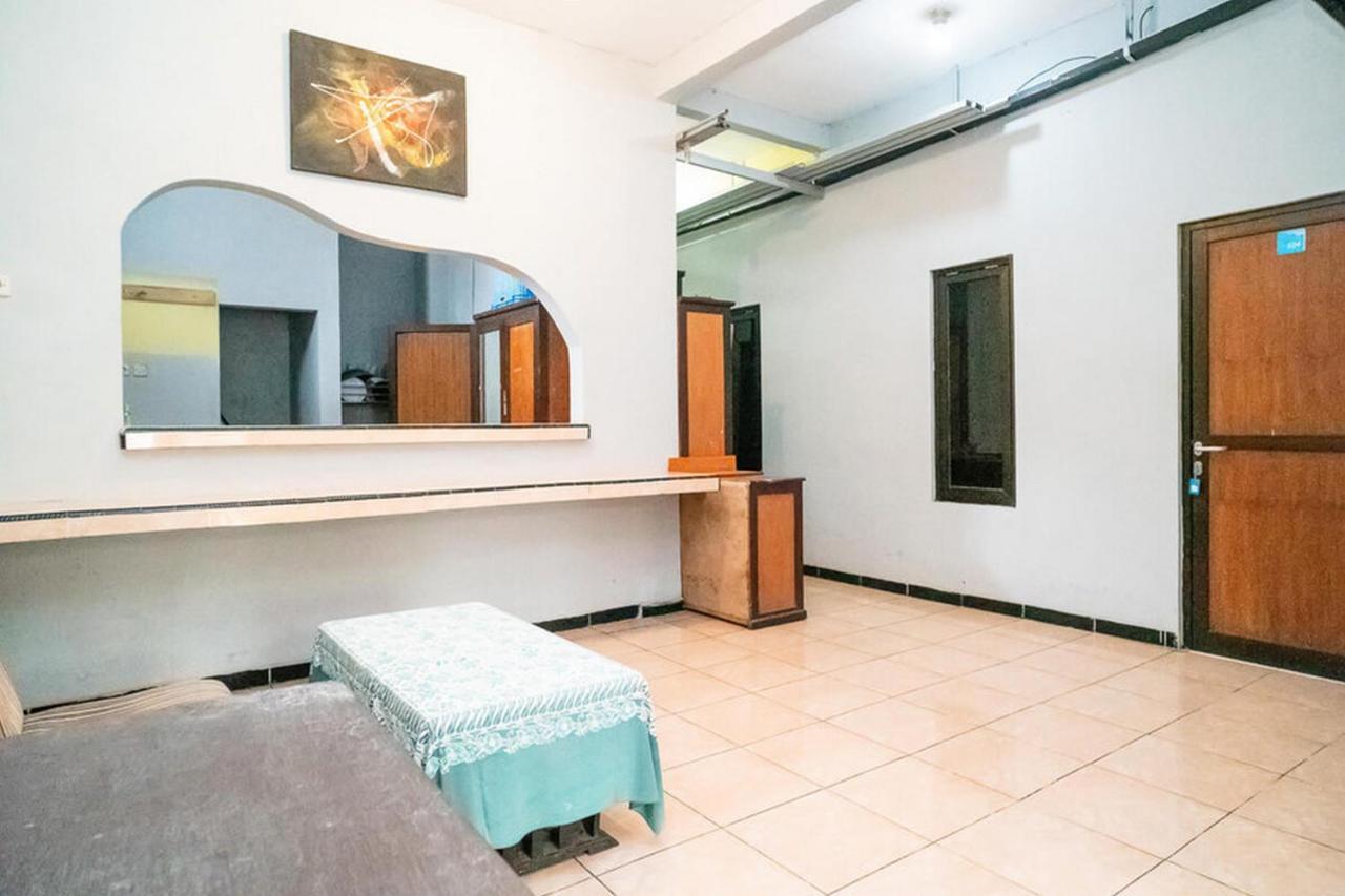 Jotel Guest House Mitra Reddoorz Pulauberayan Екстер'єр фото