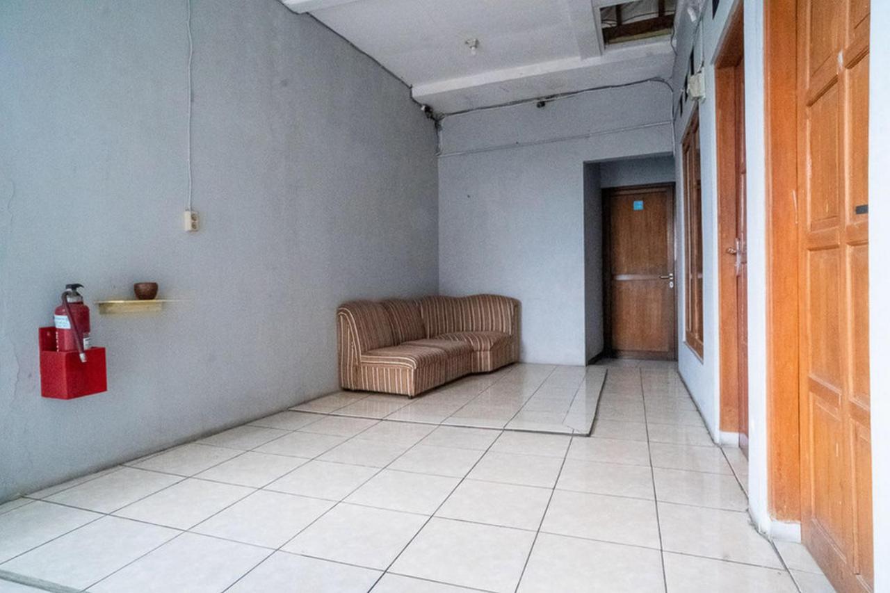 Jotel Guest House Mitra Reddoorz Pulauberayan Екстер'єр фото